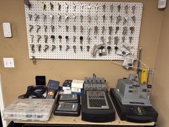 BARNES PC + Automotive Key Cutter And Accessories