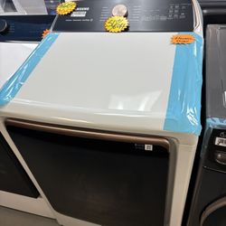 SALE🚨7.4 cu. ft. Vented Smart Electric Dryer with Steam
