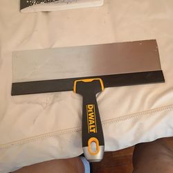 DEWALT 12" Taping Knife | Stainless Steel w/Soft Grip Handle | DXTT-2-137 firm price $20 pick up only no no Nick's no dents no nothing it's an excelle