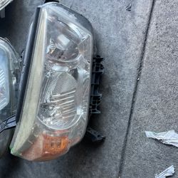 2011 2013 toyota 4runner passenger right headlight 