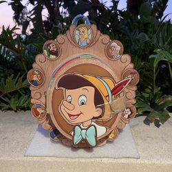DISNEY LOUNGEFLY PINOCCHIO WOOD FRAME PORTRAIT FIGURAL MINI BACKPACK 