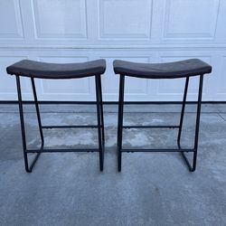 2 Bar Stools Brown Saddle Seat Black Metal Frame
