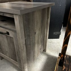 2 Nightstands 