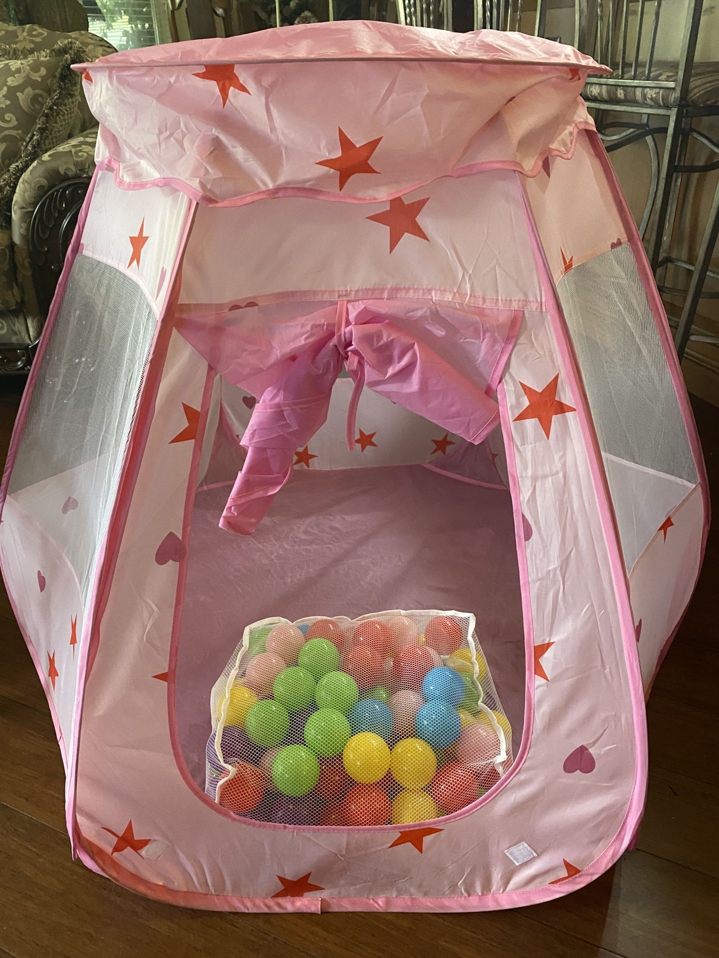 Pink Pop Up Play Tent With Balls