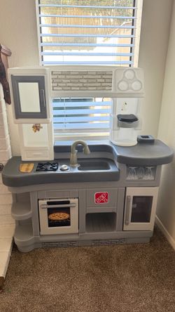 Play kitchen-food toys included