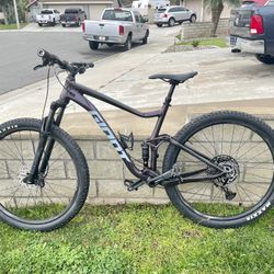 Giant Stance Full Suspension Mountain Bike