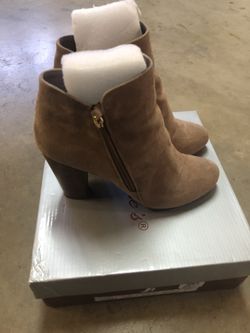 Brown Little Booties . Great Condition. Size 7