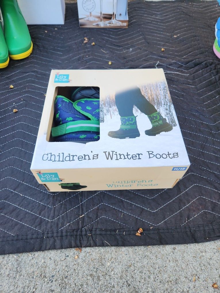 Size 11/12 Toddler Snow Boots