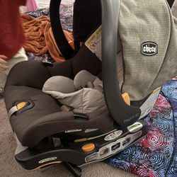 Chicco Infant Car Seat And Base