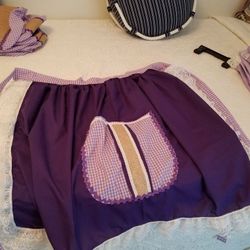 Hago todo tipo de articulo religioso, adelantares, trajes para todo los Santo,ides,Collar de Mazos ect.  (Especiales para Trajes de Santos).