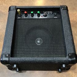 A small Laurel guitar electric amp 