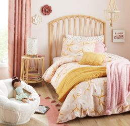 Pillowfort swivel tulip chair deals