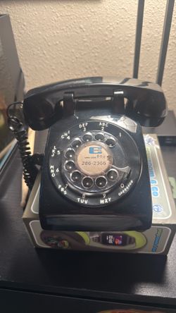 Old rotary phone