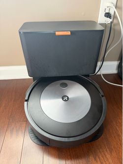 Roomba® j7+ Self-Emptying Robot Vacuum
