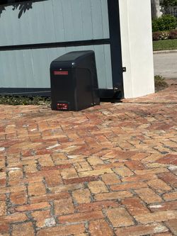 Electric gate stuck or not opening? Fast solution for motor, chain, and sensor issu
