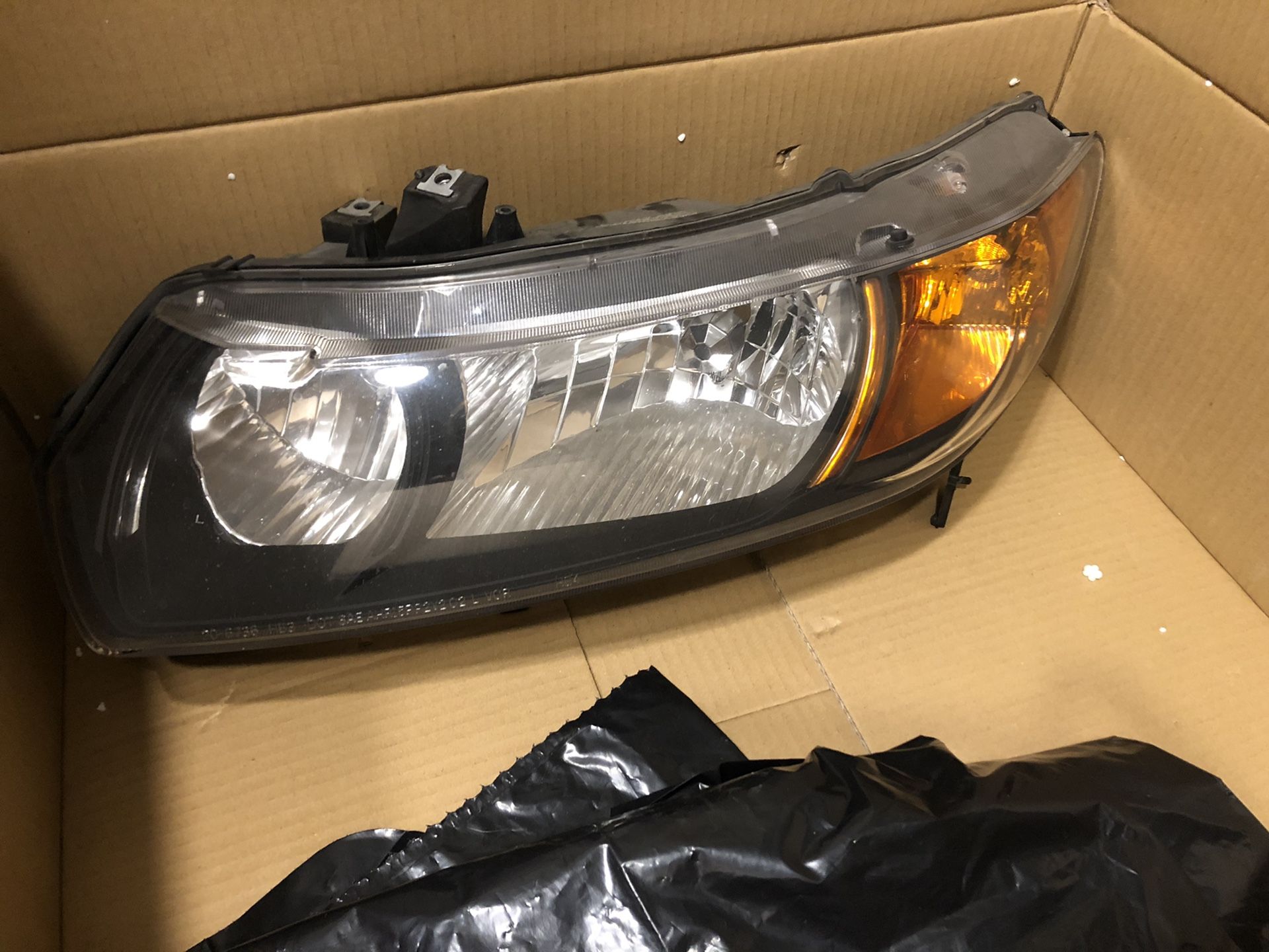 2006-2011 Honda Civic 2DR Coupe Headlight - Drivers Side ONLY.