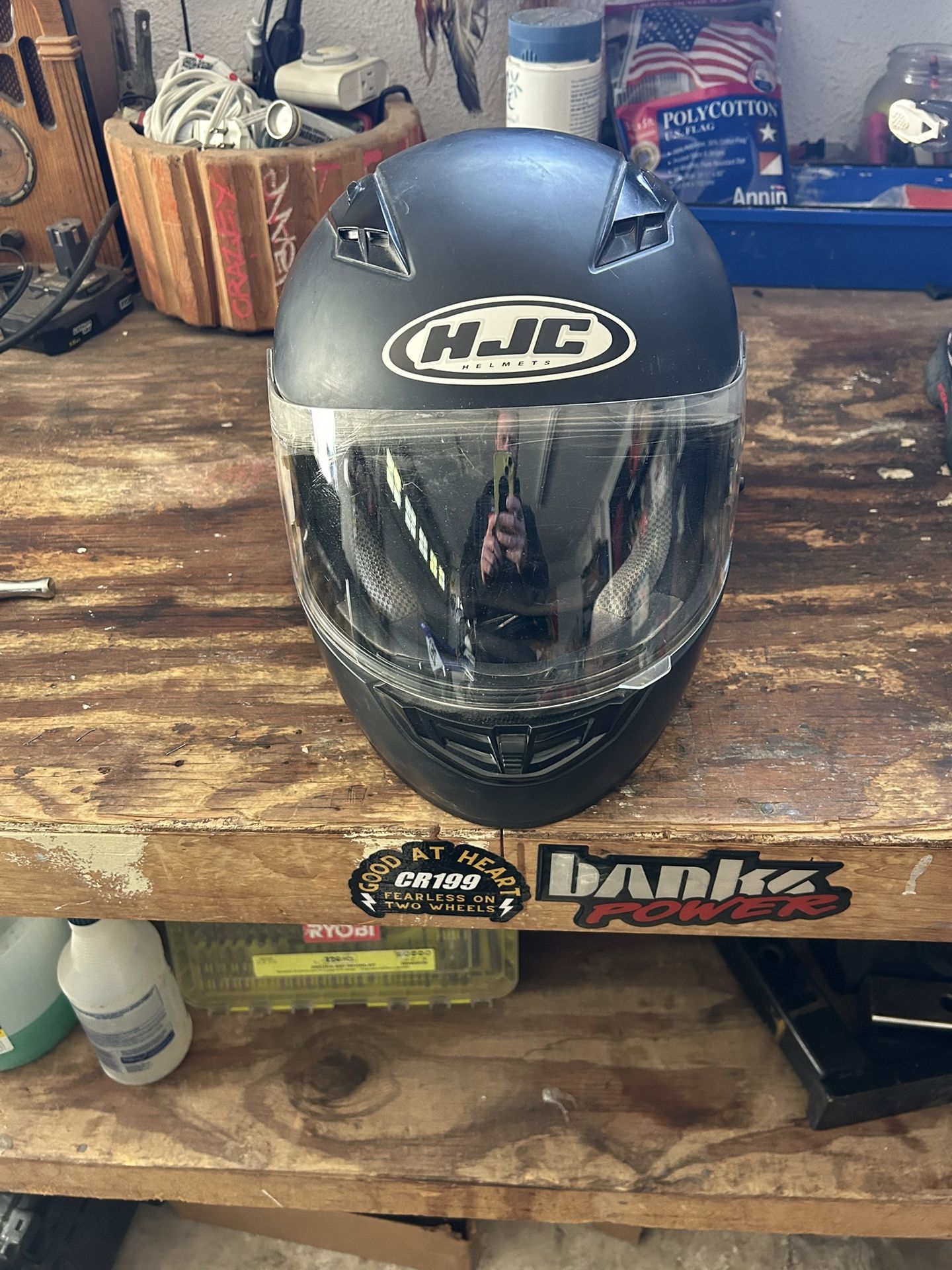 alex smith chiefs helmet Redskins QB Alex Smith entered the NFL as a member of the 49ers and used a  Schutt Air Advantage with an OPO-DW facemask, which he used from 2005-2010  before switching to an