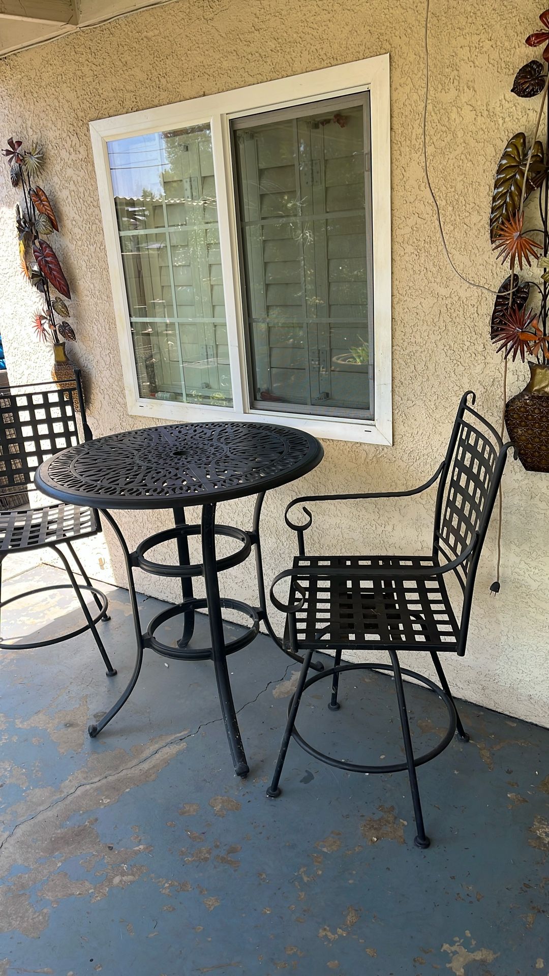 Bar And 2 Stools