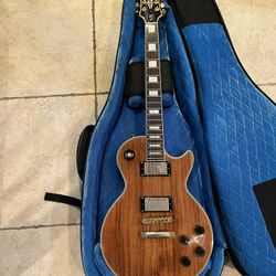Epiphone Les Paul Custom Pro  w/ Reunion Blues Hardshell Case (Brand New)