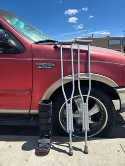 Medium Size Adjustable Crutches and Xcel Trax Walker Boot