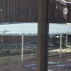 Trampoline 