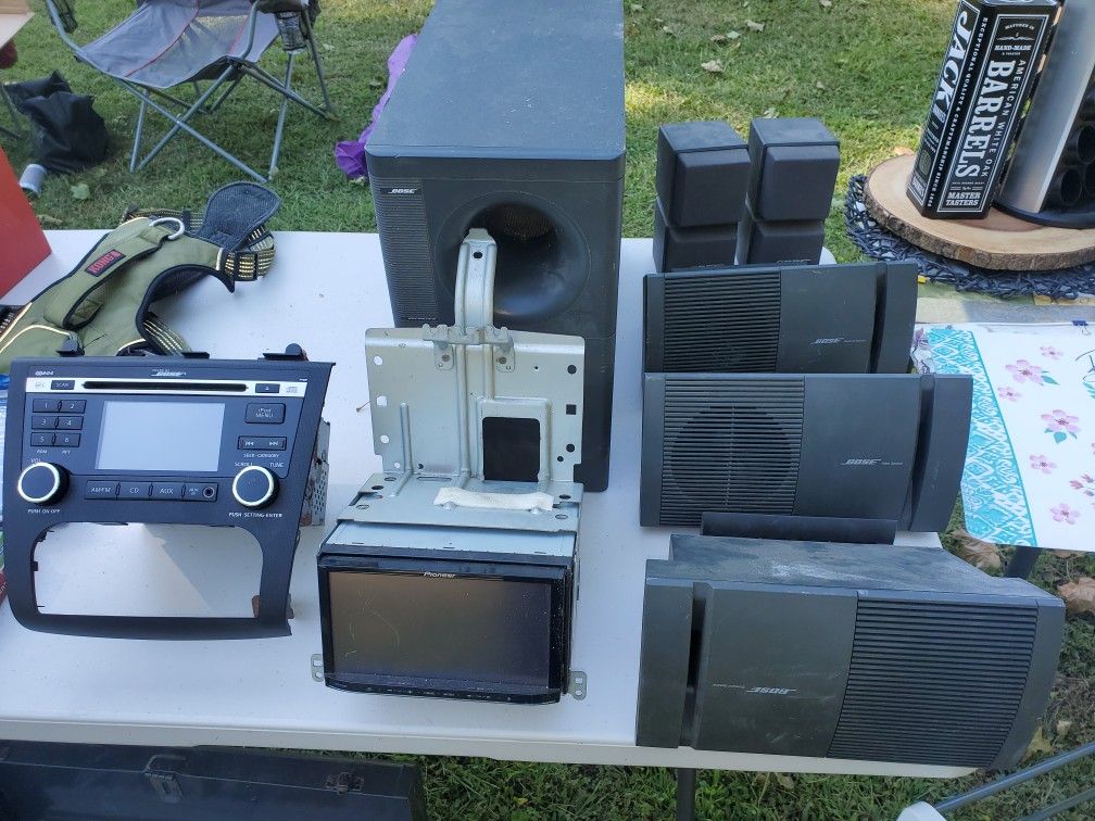 Bose Surround Sound Speaker Set