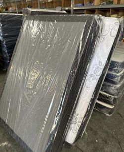 Set Full Size Mattress And Box Spring 