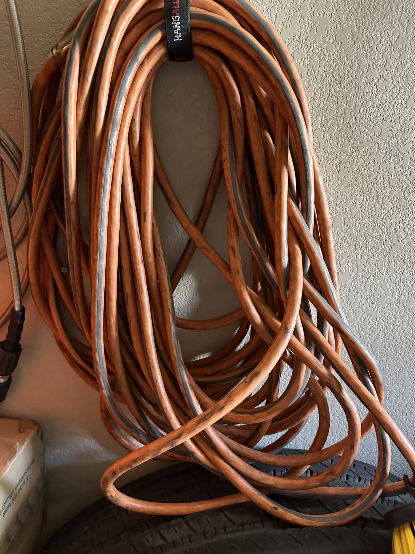 100 Foot Heavy Duty Extension Cord