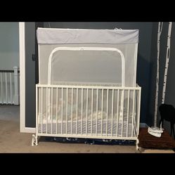 Crib With Safety Net 