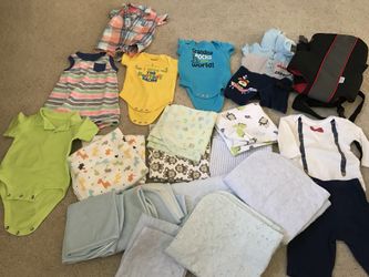 Boy clothes 0-3 months and infant carrier