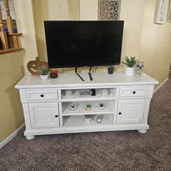 40in TV With ROKU