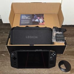 Lenovo Legion Go 8.8 inch SSD AMD Ryzen Z1 Extreme 16GB RAM , 1TB with Windows 11, 144hz