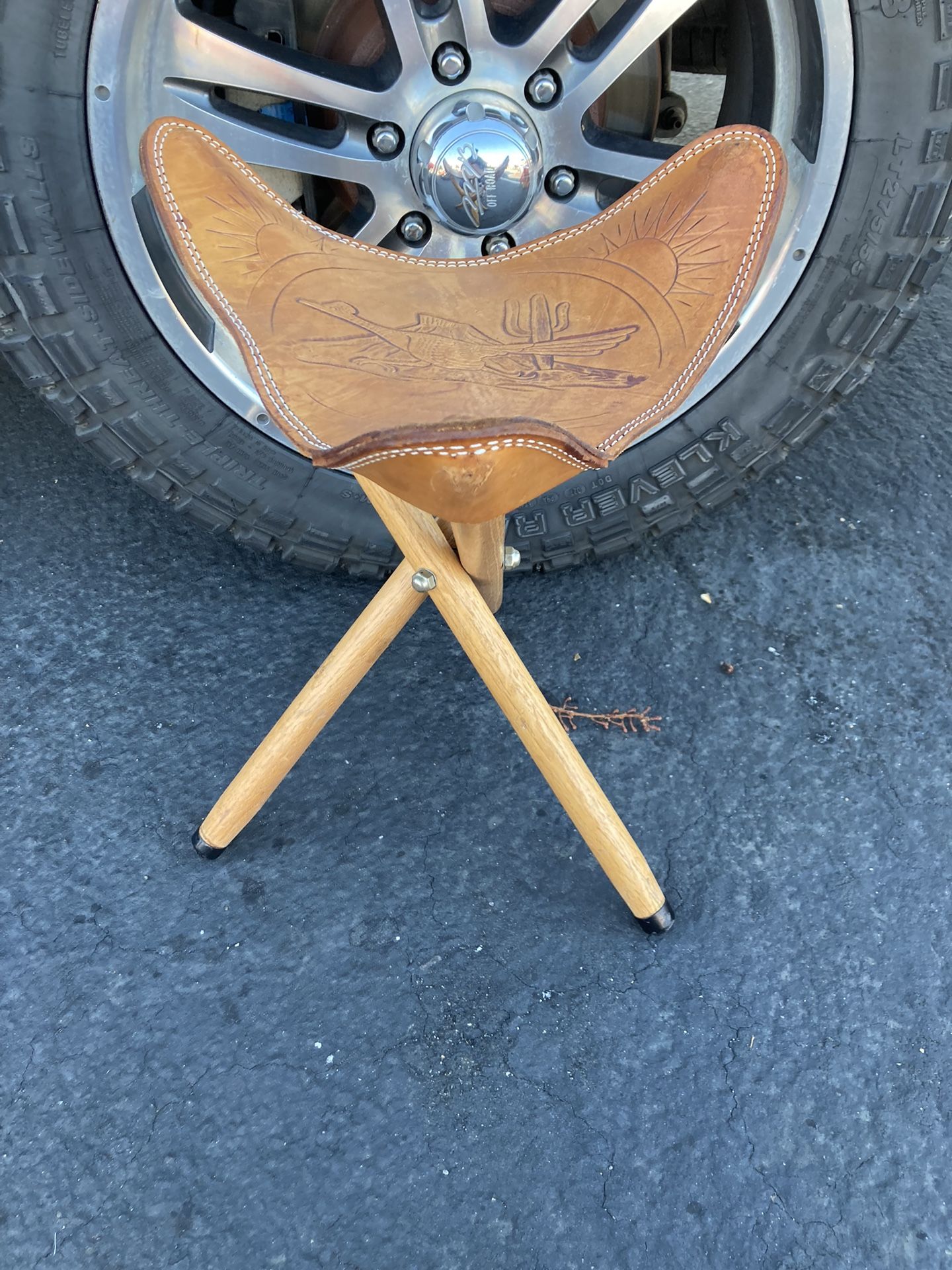 Leather Decorational Stool 