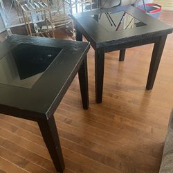 Set Of 2 Wooden End Tables With Glass Insert 
