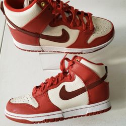 Womens Sz 8.5 Dunks New