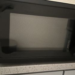 Microwave- Hamilton Beach 
