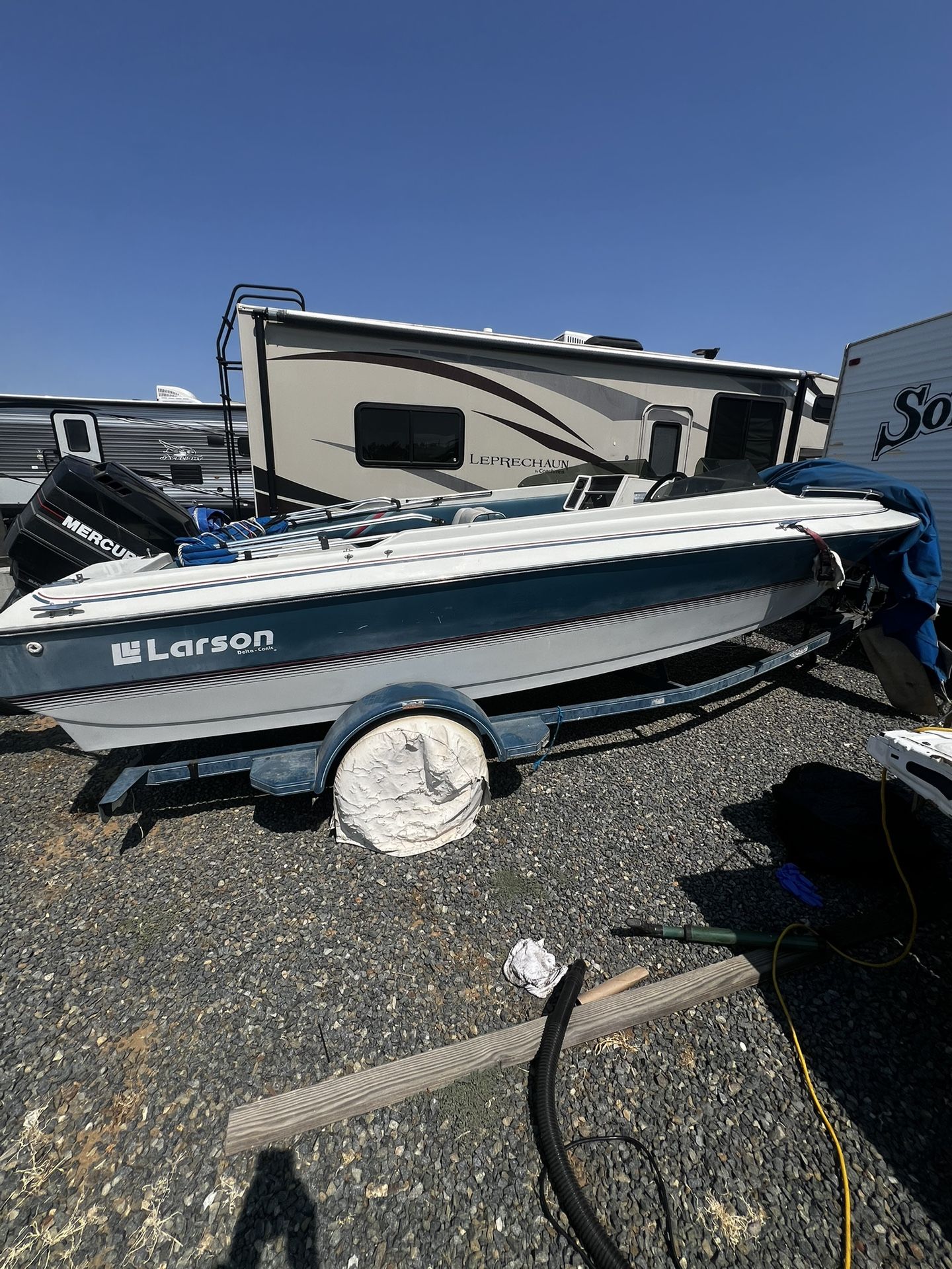 17 Foot Larson Boat