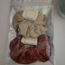 Scrunchis -  By Chiica Dullce