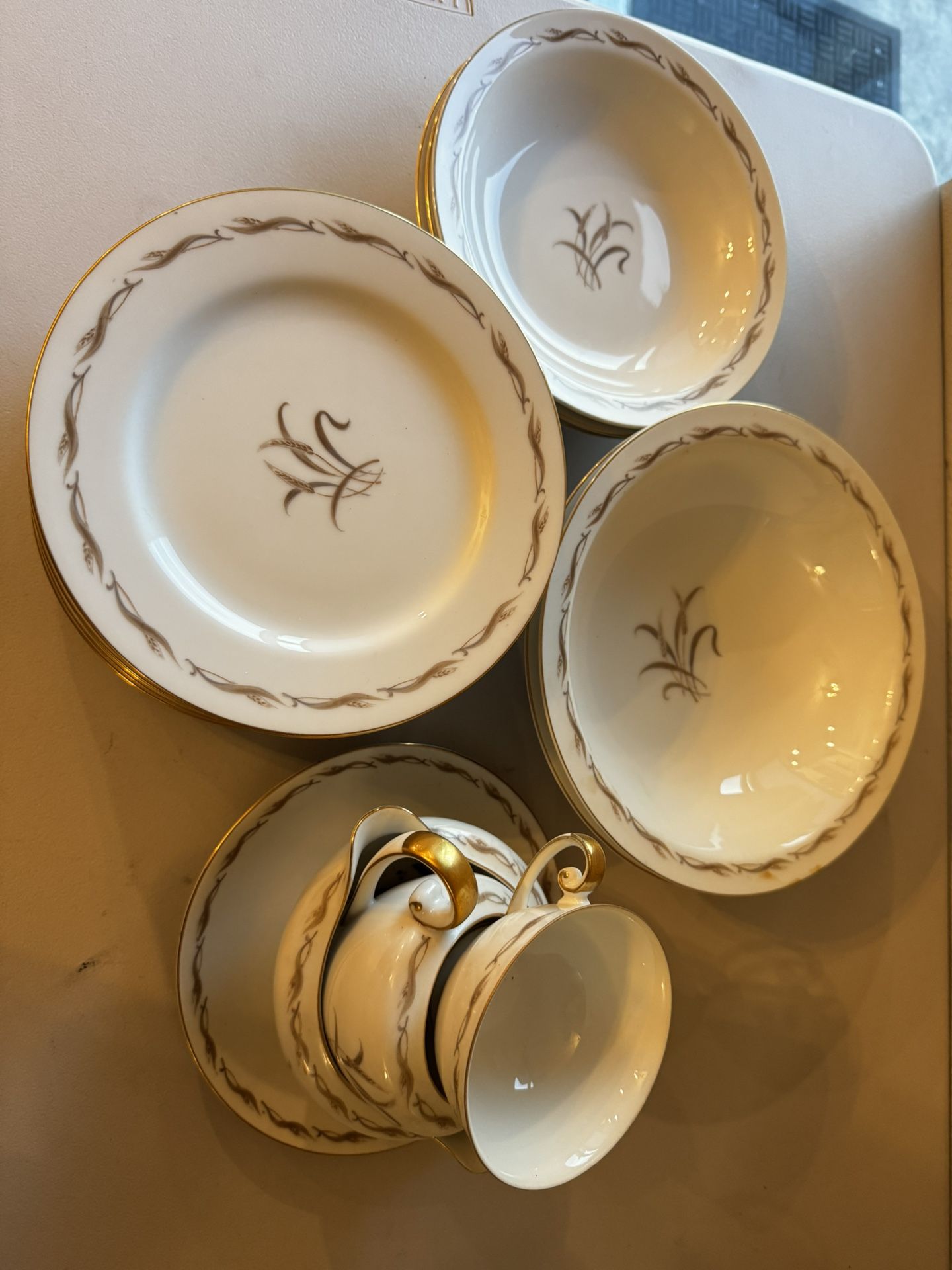 🌟 Vintage Jyoto Fine China “Carmel” – 19-Piece Set – Made in Japan 🌟