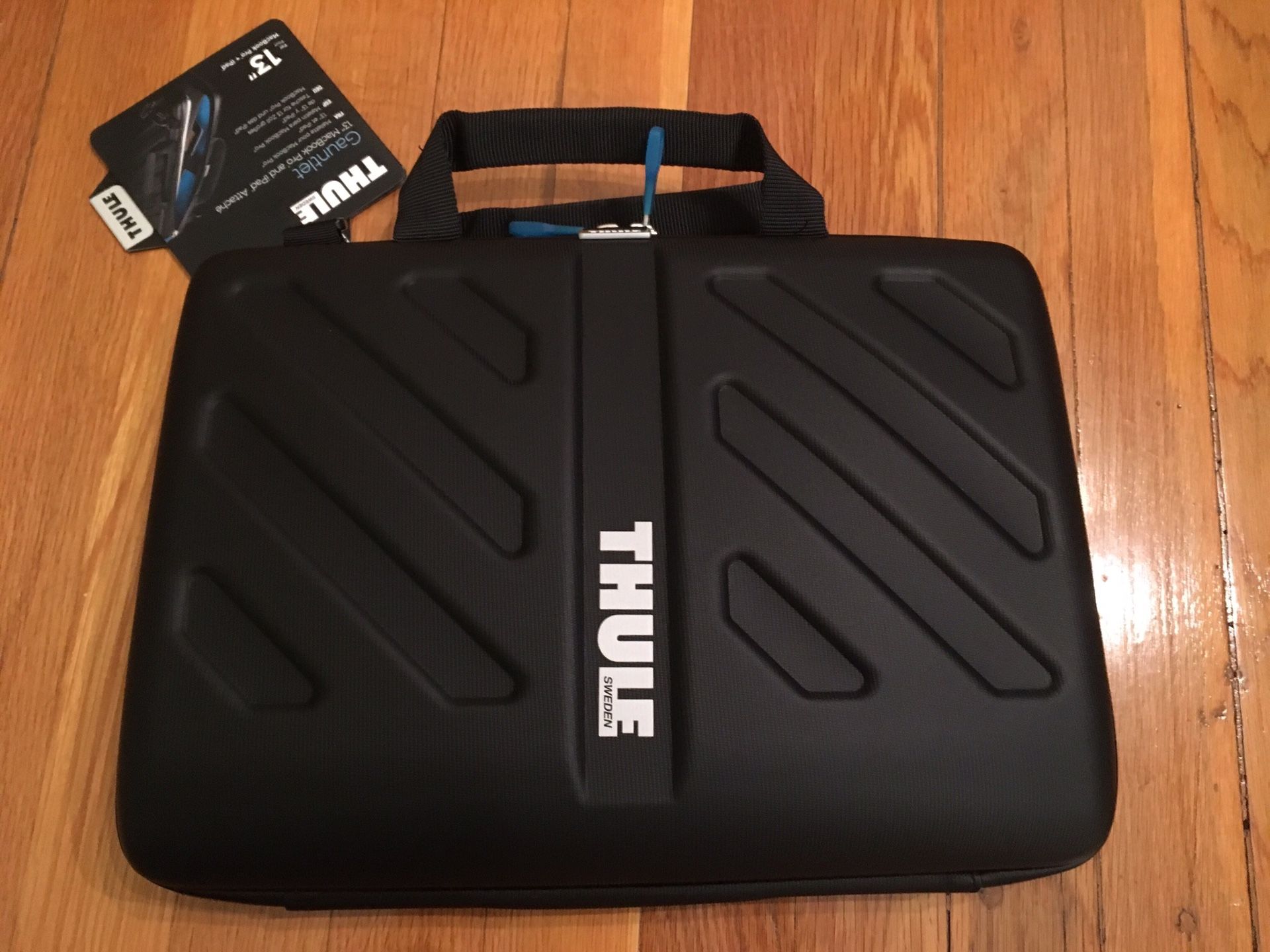 Thule Gauntlet 13" MacBook Pro, Plus iPad Attache (Black)