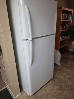 Frigidaire Fridge
