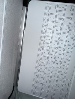 M4 13’ Magic Keyboard Folio