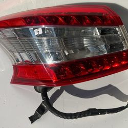 2013-2015 Nissan Sentra Outer Taillight Driver Side (5)