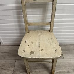 RUSTIC SMALL CHAIR