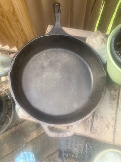 Lodge cast iron pan