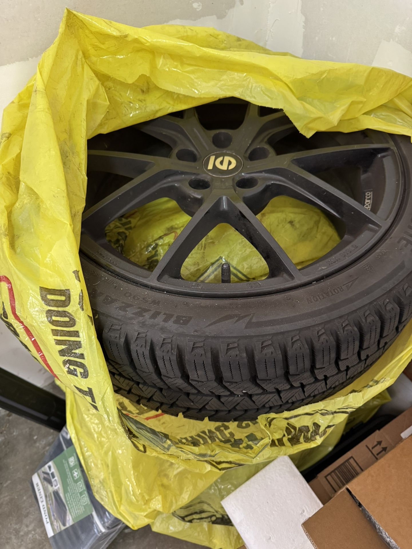 Set of Sparco Podio wheels with WS90 Winter Tires