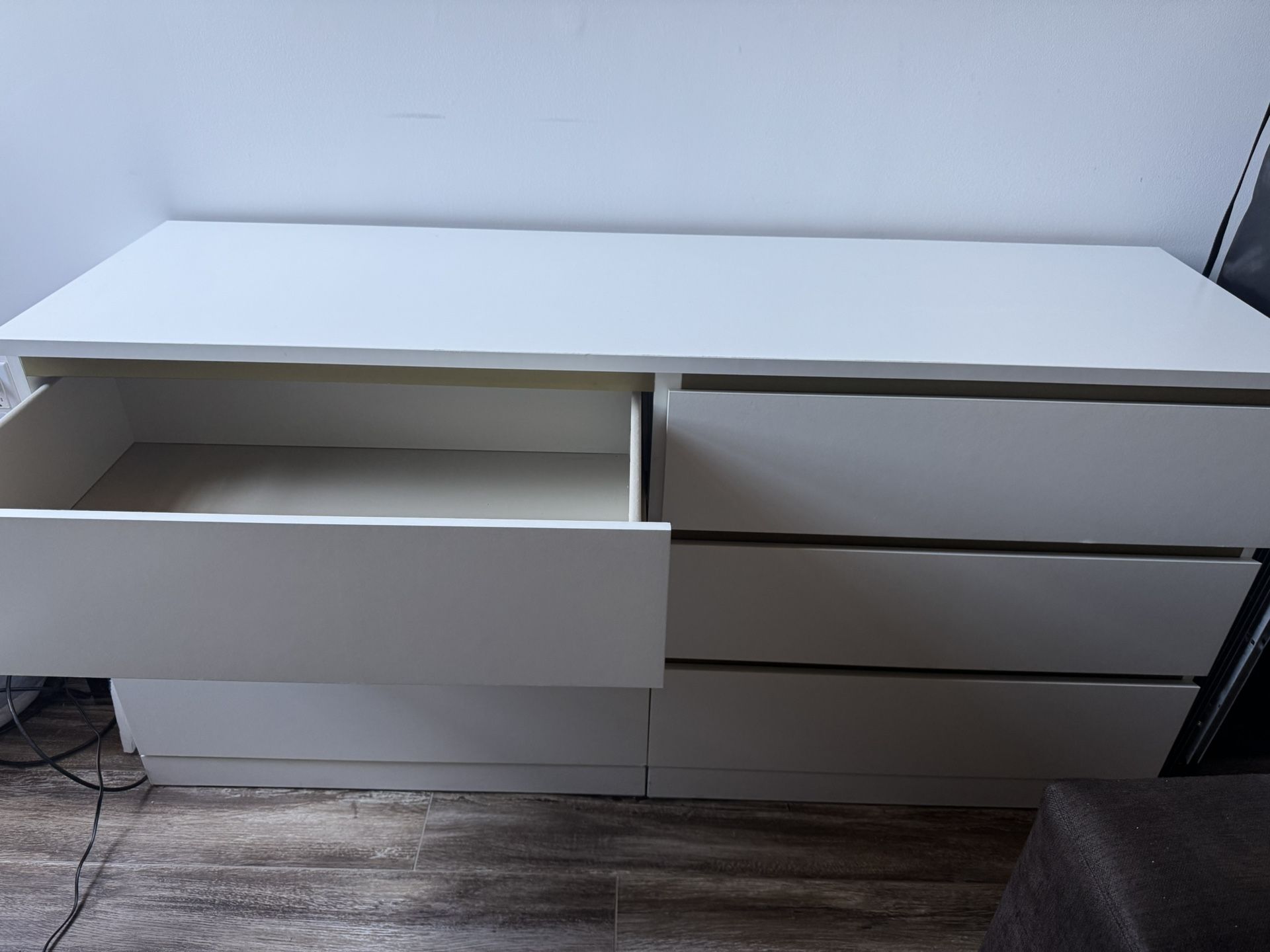 Dressers 2x