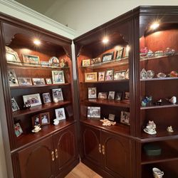 Traditional Cherry Corner Curio Cabinets Lighted Display Hitches 3-pieces