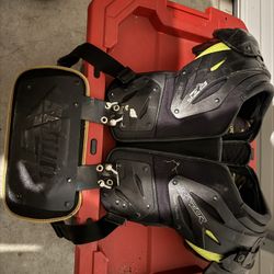 Razor RZ15 - 18” - 19” Shoulder Pads