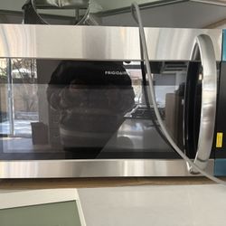 FRIGIDAIRE Microwave With Range 